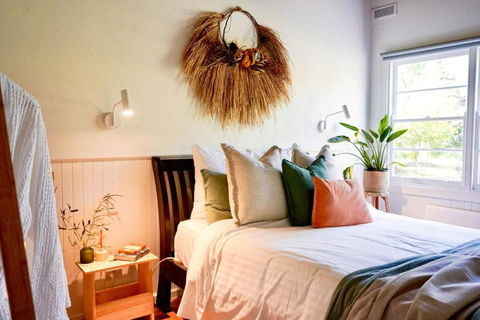 River Lea Cottage - Maitland Accommodation 0