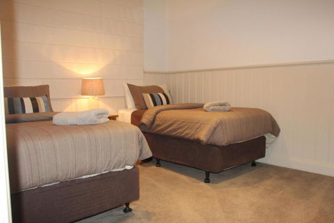 River Rock Cottage Centrally Located And Dog Friendly - Maitland Accommodation 2