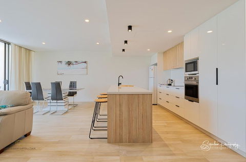 RIVERFRONT BREEZE @ The Cosmopolitan Unit10307 - Maitland Accommodation 0