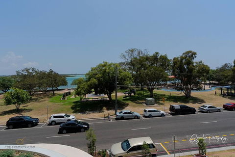 RIVERFRONT BREEZE @ The Cosmopolitan Unit10307 - Maitland Accommodation 2
