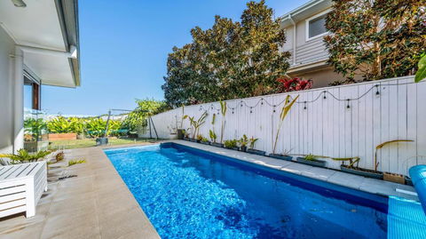 Riviera - Pool & Quick Walk To Centre - Maitland Accommodation 1