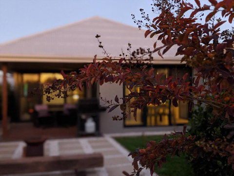 Red Lotus Retreat - Maitland Accommodation 0