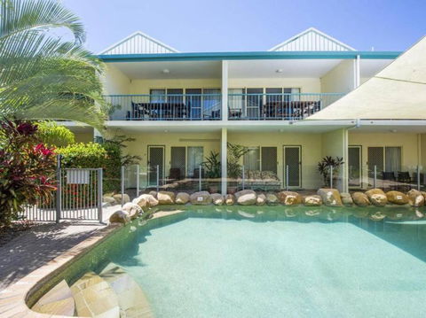 SAILS 9 Beachfront Getaway Horseshoe Bay - Maitland Accommodation 0
