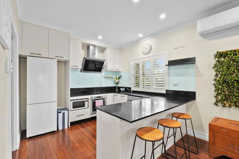 Room In Large Home 6 Min To CBD - Maitland Accommodation 2