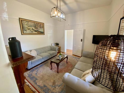 Roseland Cottage - CBD Heritage - Maitland Accommodation 2