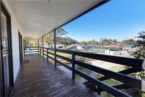 Robin Wood - Maitland Accommodation 1