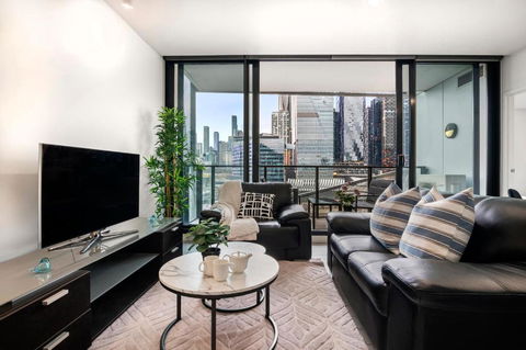 Rooftop Pool 2BR Apartment At Marvel Stadium With Free Parking - Maitland Accommodation 1