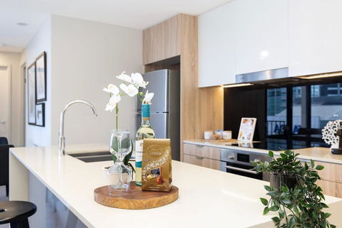 Rooftop Pool Stunning Apartment Queen Street - Maitland Accommodation 1