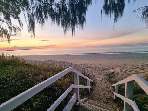 Rosalynda- Luxury Beachfront 3 BR Townhouse - Maitland Accommodation 0