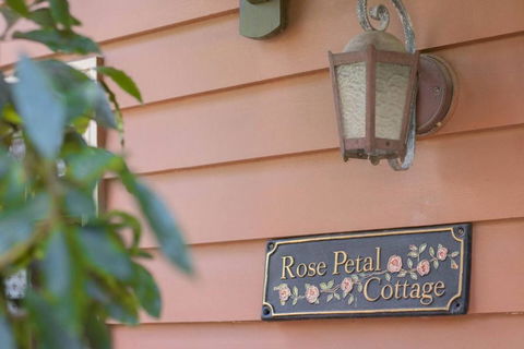 Rose Petal Cottage - Maitland Accommodation 1