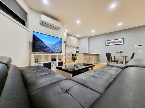 Rosie Townhouse - Modern Home In Sunshine - Maitland Accommodation 1