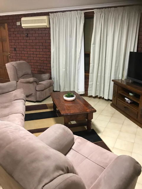 SA House - Maitland Accommodation 3