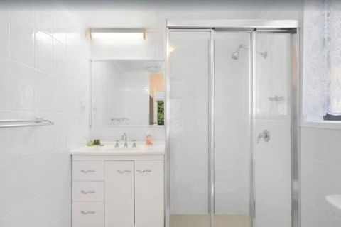 Salerno - Hosted By Burleigh Letting - Maitland Accommodation 3
