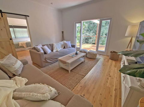 Salty Beach - Maitland Accommodation 3