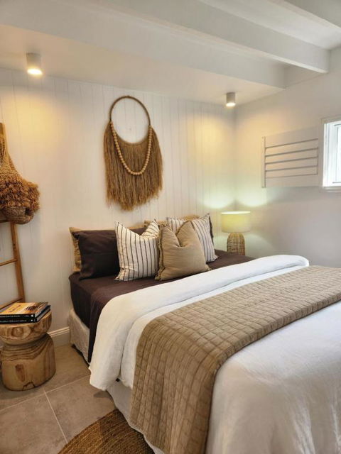 SALTY PALMS -Seaside Studio Apartment - Maitland Accommodation 1