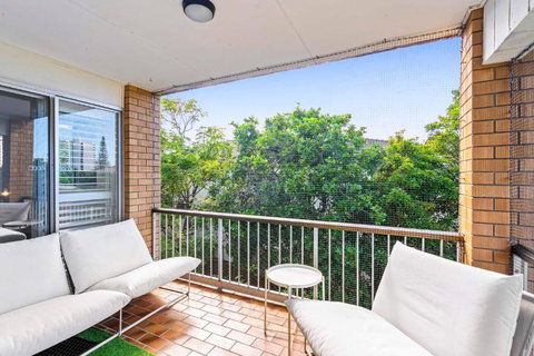 Salty Sea Breeze Apartment 500m To Waters Edge - Maitland Accommodation 3