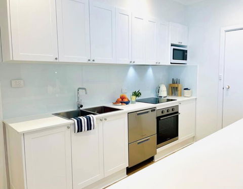 SALTY SNOOZE - Your Coastal Holiday House - Maitland Accommodation 2