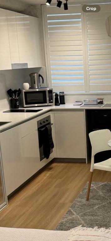 Sam The Central Studio - Maitland Accommodation 3