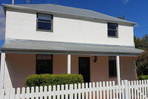 Samuels Cottage C1860 - In The Heart Of Mudgee - Maitland Accommodation 0