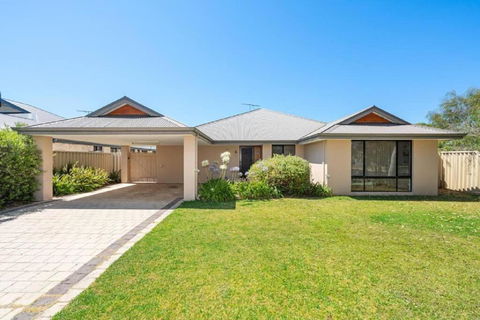 Sandpiper House - Family & Pet Friendly - Maitland Accommodation 0