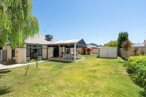 Sandpiper House - Family & Pet Friendly - Maitland Accommodation 1