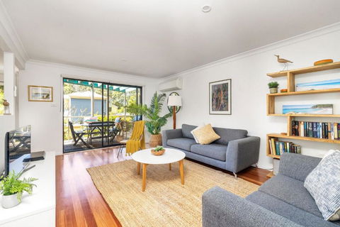 Sandpiper, Hyams Beach - Maitland Accommodation 0
