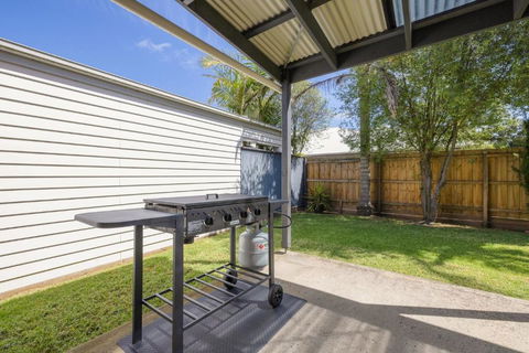 Sandy Beach House Cowes - Maitland Accommodation 3