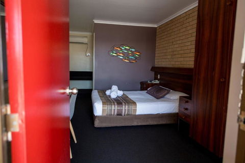 Sarina Motor Inn - Maitland Accommodation 3