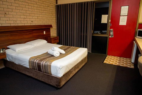 Sarina Motor Inn - Maitland Accommodation 1