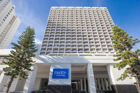 Sea Views, 150 Mtrs To Surfers Beach, Ideal Location For Surfers Paradise - Maitland Accommodation 1