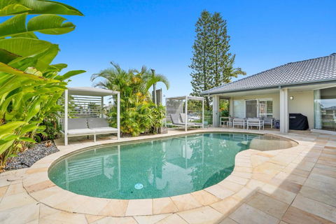 SEACLUSION 5 Bed Waterfront, Sleeps 12 - Maitland Accommodation 2