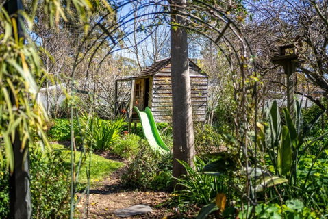 Secret Garden - Luxury Cottage - Giant 85inch TV - Maitland Accommodation 2