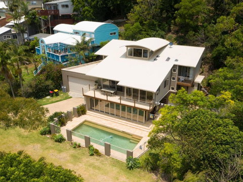 Stanwell Beach Glass House - Maitland Accommodation 1