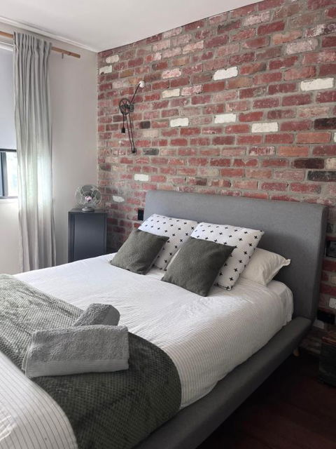 T H E L O F T - Stunning Private Apartment - Maitland Accommodation 3