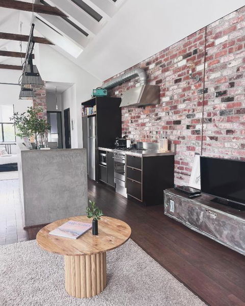 T H E L O F T - Stunning Private Apartment - Maitland Accommodation 1