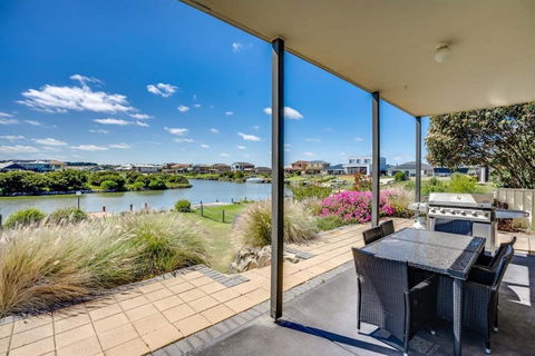 T2 12 Wentworth Pde Hindmarsh Island - No Linen Included - Maitland Accommodation 1