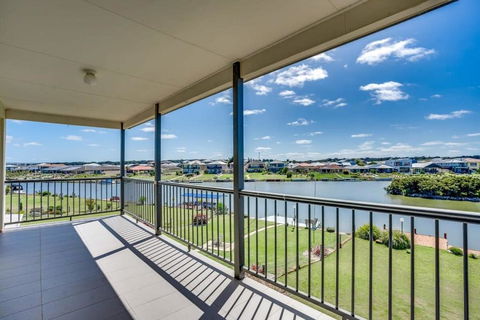 T2 12 Wentworth Pde Hindmarsh Island - No Linen Included - Maitland Accommodation 2