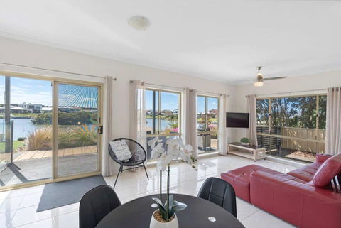 T2 12 Wentworth Pde Hindmarsh Island - No Linen Included - Maitland Accommodation 3