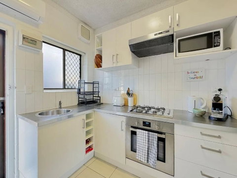 The Cosy Corner - Your Chic Adelaide Base - Maitland Accommodation 3