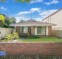 Beachside Holiday Home - Maitland Accommodation