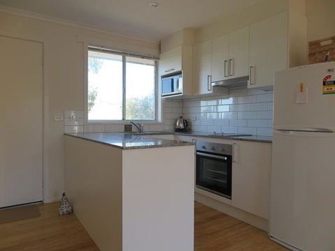 Beachside Rest - Maitland Accommodation 3