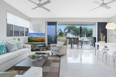 Beachside Vibes, Sunshine Beach - Maitland Accommodation 1