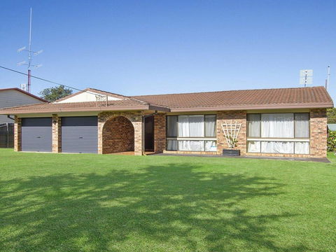 Beachway - Beach Access At End Of Street - Maitland Accommodation 0