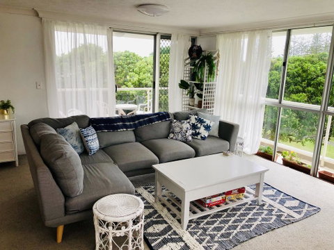 Beachy, Bright, And The Best Location On The GC! - Maitland Accommodation 2