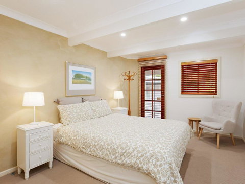 Beauty And The Beach', 88 Foreshore Drive - Large Home With WIFI & Water Views - Maitland Accommodation 3