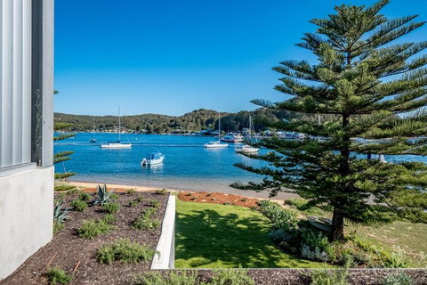 Beauty On Booker Bay - Maitland Accommodation 1