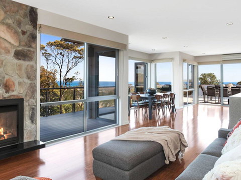 Bella Vista - Simply Stunning, Amazing Panoramic Bay Views! - Maitland Accommodation 2