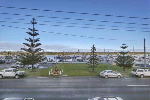 Bellevue On The Lakes - Maitland Accommodation 1