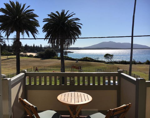 Bermagui Beach Hotel - Maitland Accommodation 0