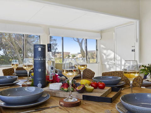 Between 2 Beaches - Comfortable Private Sanctuary - Maitland Accommodation 3